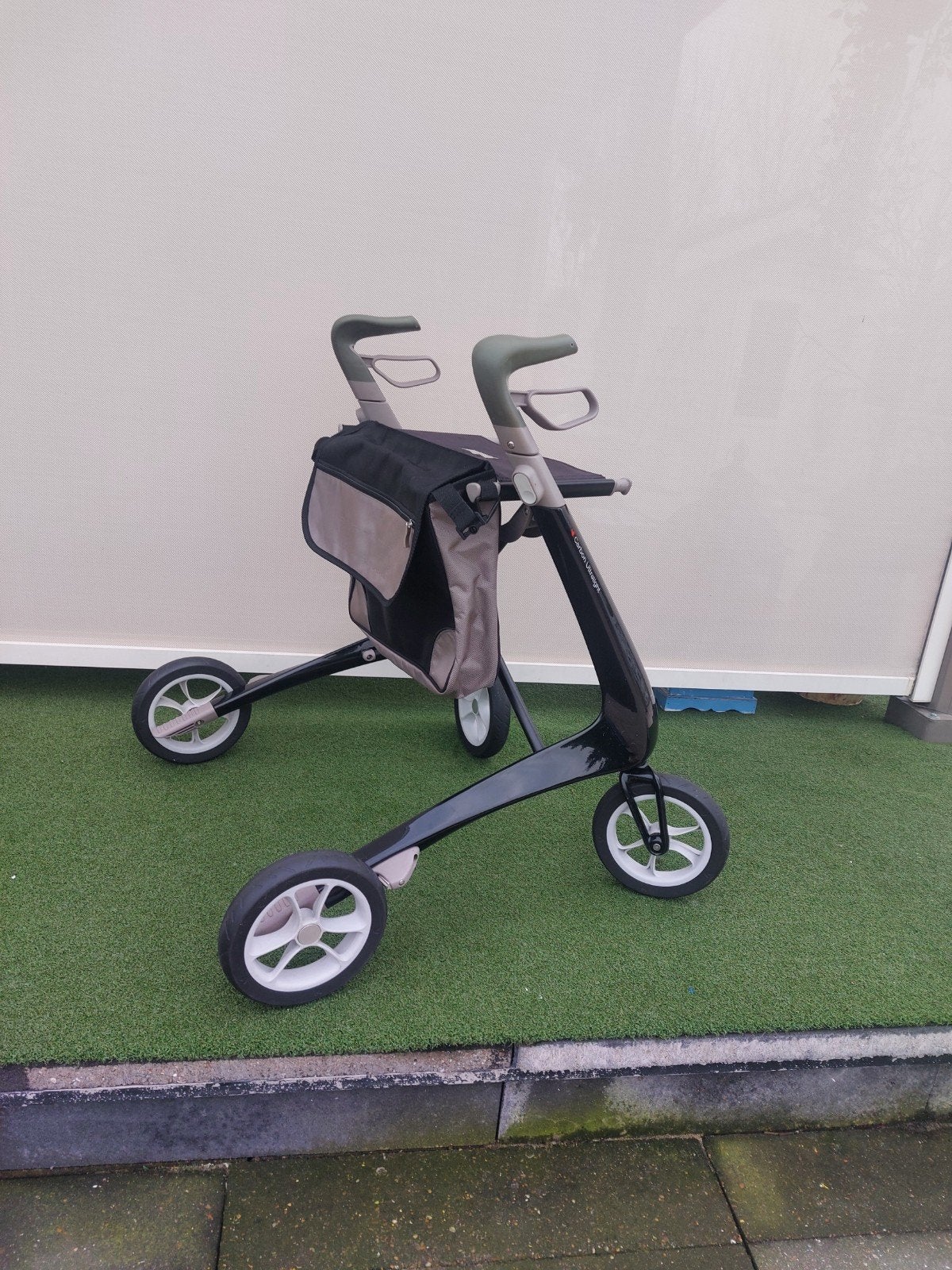 Acre  ook in crème  carbon rollator, Diversen, Rollators, Ophalen of Verzenden, Lichtgewicht