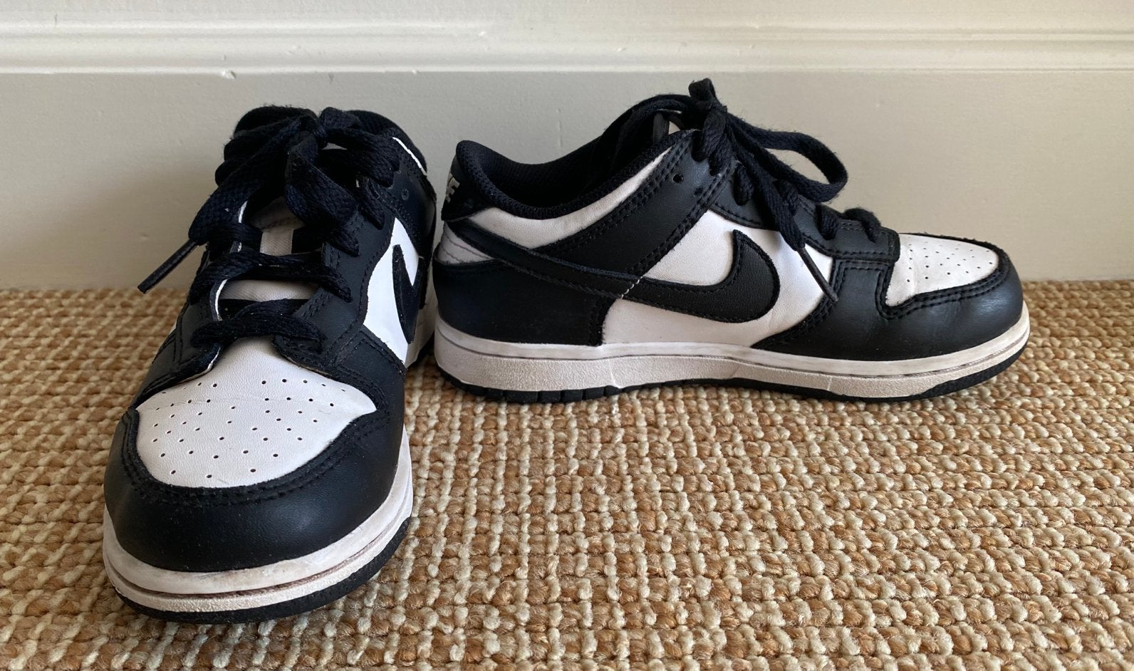 Nike Dunk Low kleuter schoen maat 32, Gebruikt, Ophalen of Verzenden, Jongen of Meisje, Sportschoenen