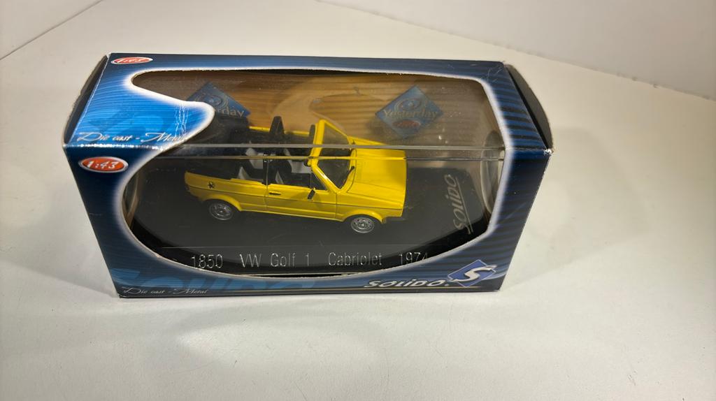 Volkswagen golf 1 yellow solido 1.43, Auto, Solido, Ophalen of Verzenden, A
