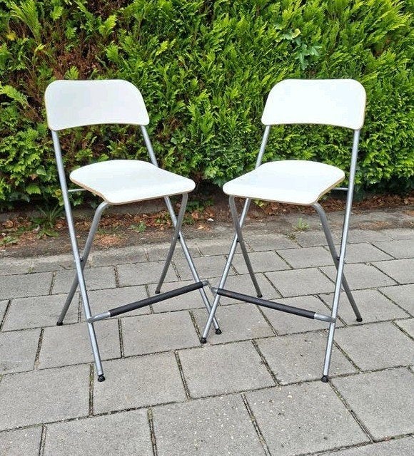 Twee Ikea barstoelen. Stoel. Barstoel, 2 krukken, Ophalen, 60 tot 90 cm