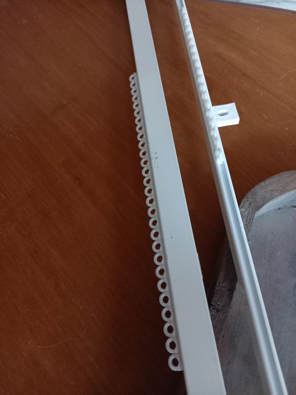 Gordijnrails.  1.90 cm en 2.30 cm, Ophalen, Wit