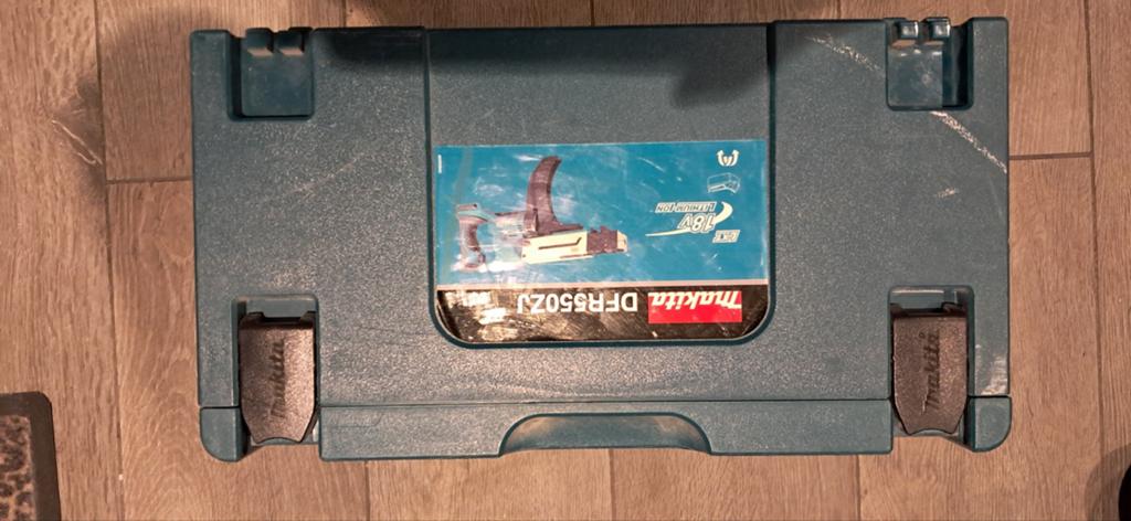 Makita DFR550ZJ 18V Accu Schroefautomaat Bandschroefmachine, Ophalen of Verzenden, Zo goed als nieuw