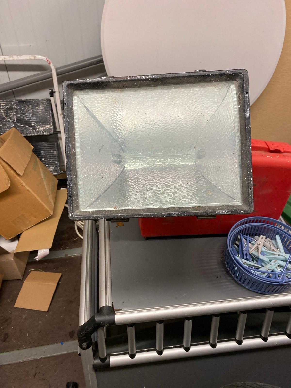 Bouwlamp met statief - Krachtige verlichting voor elke klus, Gebruikt, Met statief, Ophalen of Verzenden, Lamp met armatuur