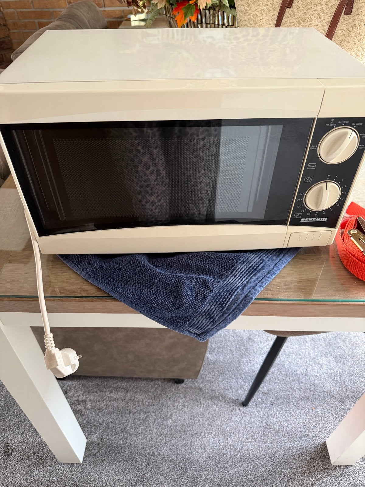 Severin Magnetron 700W - Perfecte Staat, Ophalen of Verzenden, Draaiplateau, Vrijstaand, Magnetron