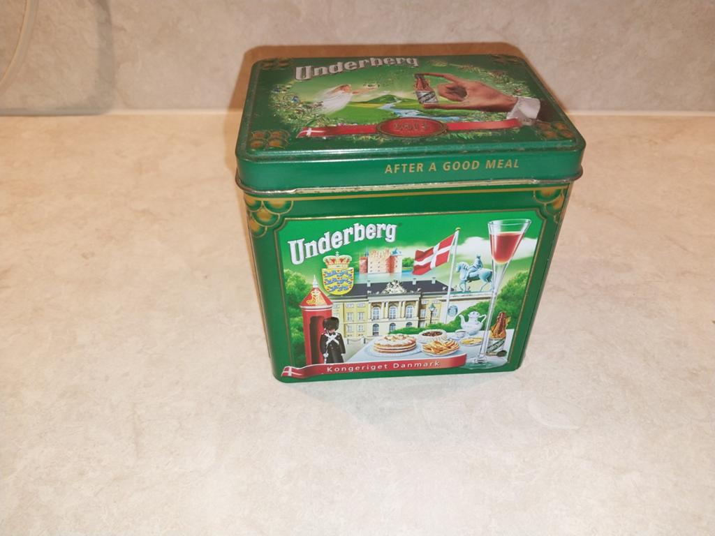 2 zware Tinnen Bekers in een Underberg Blikken Trommel, Ophalen of Verzenden
