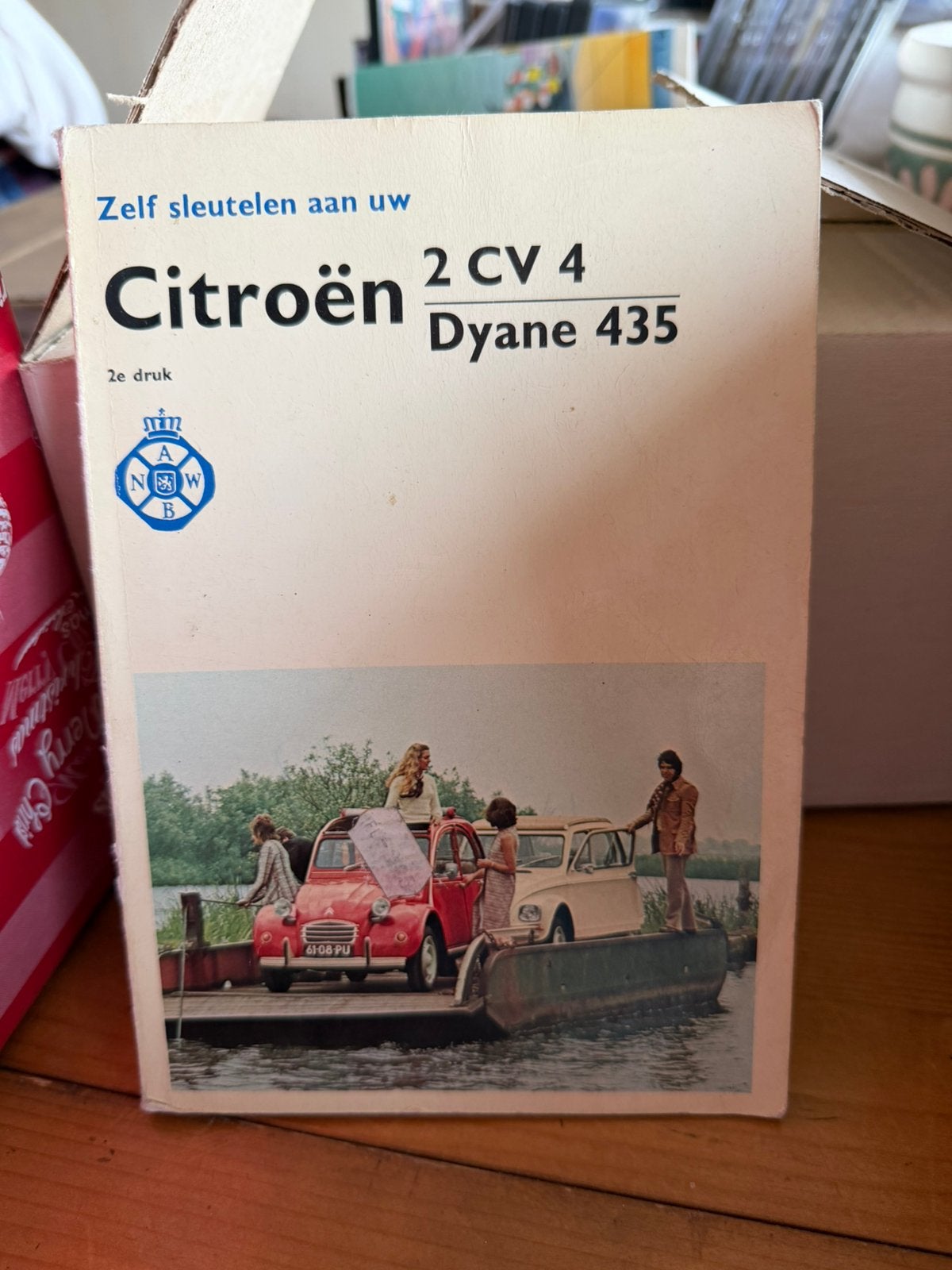 Boekje over Citroën 2cv4 en Dyane, Ophalen, Zo goed als nieuw, Citroën
