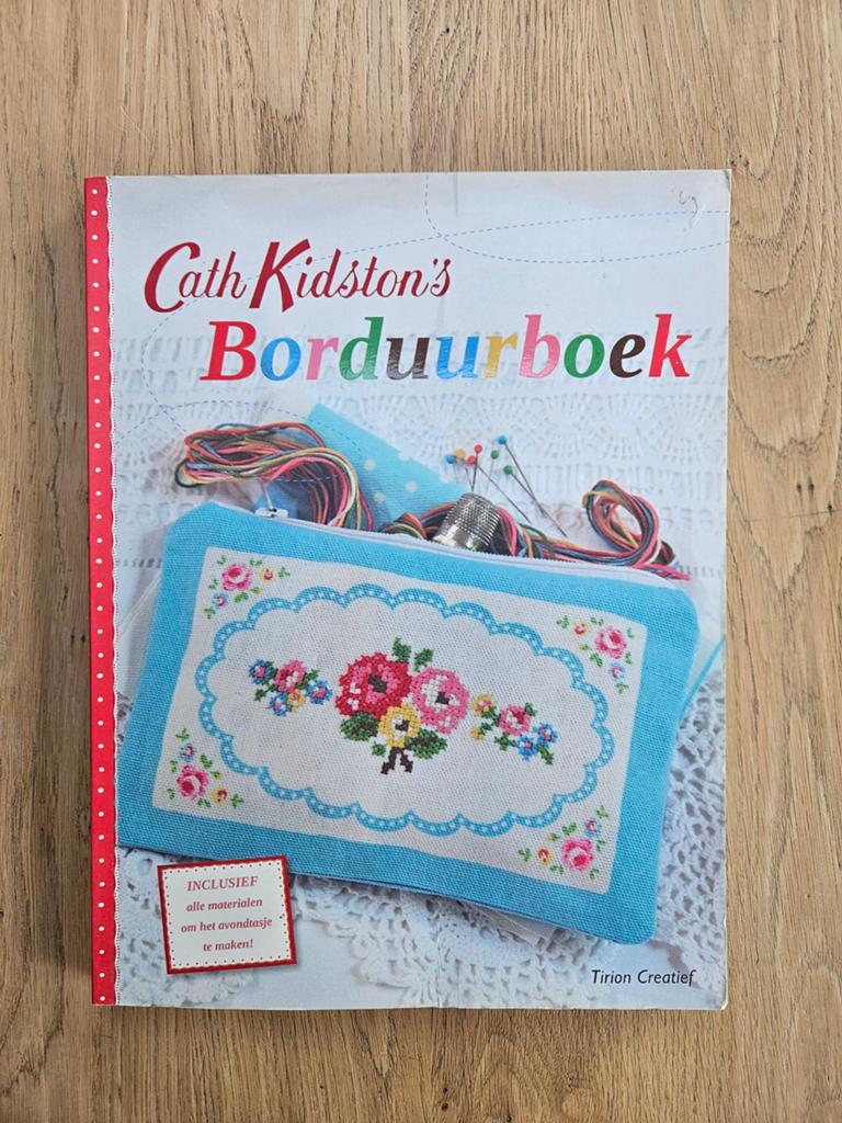 Cath Kidstons Borduurboek, Ophalen of Verzenden, Zo goed als nieuw, Borduren en Naaien