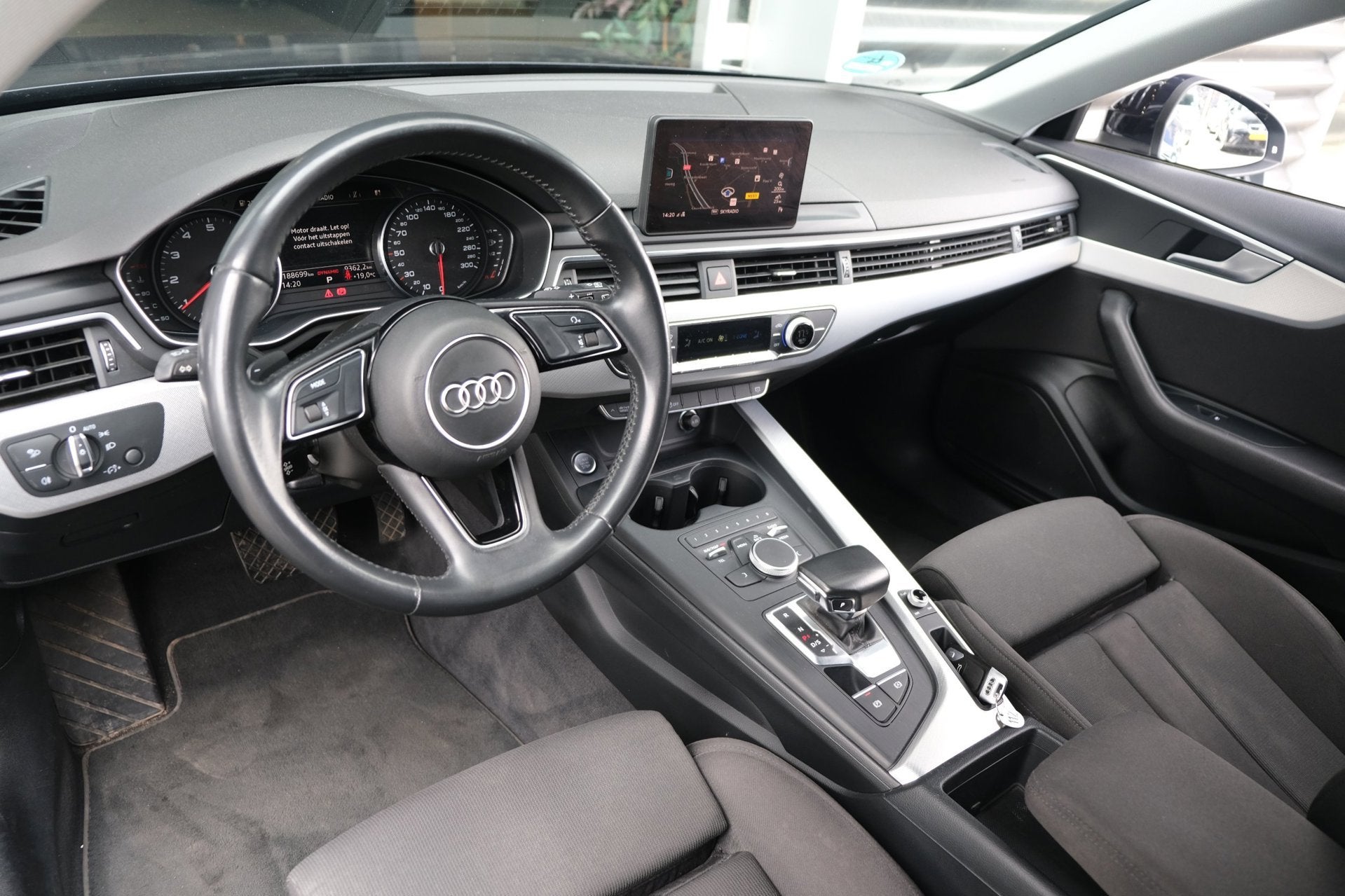 Audi A4 Avant 1.4 TFSI Sport S-Tronic Lease Edition Led Airc, Gebruikt, 4 cilinders, 150 pk, Blauw