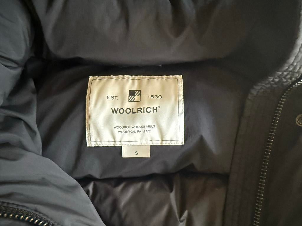 Originele Woolrich dames jas zwart, maat S, donsvulling, Ophalen of Verzenden, Gedragen, Maat 36 (S), Zwart