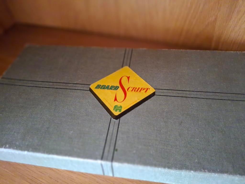 Vintage Board Script Spel - Compleet en Goede Staat, Hobby en Vrije tijd, Gezelschapsspellen | Bordspellen, Drie of vier spelers