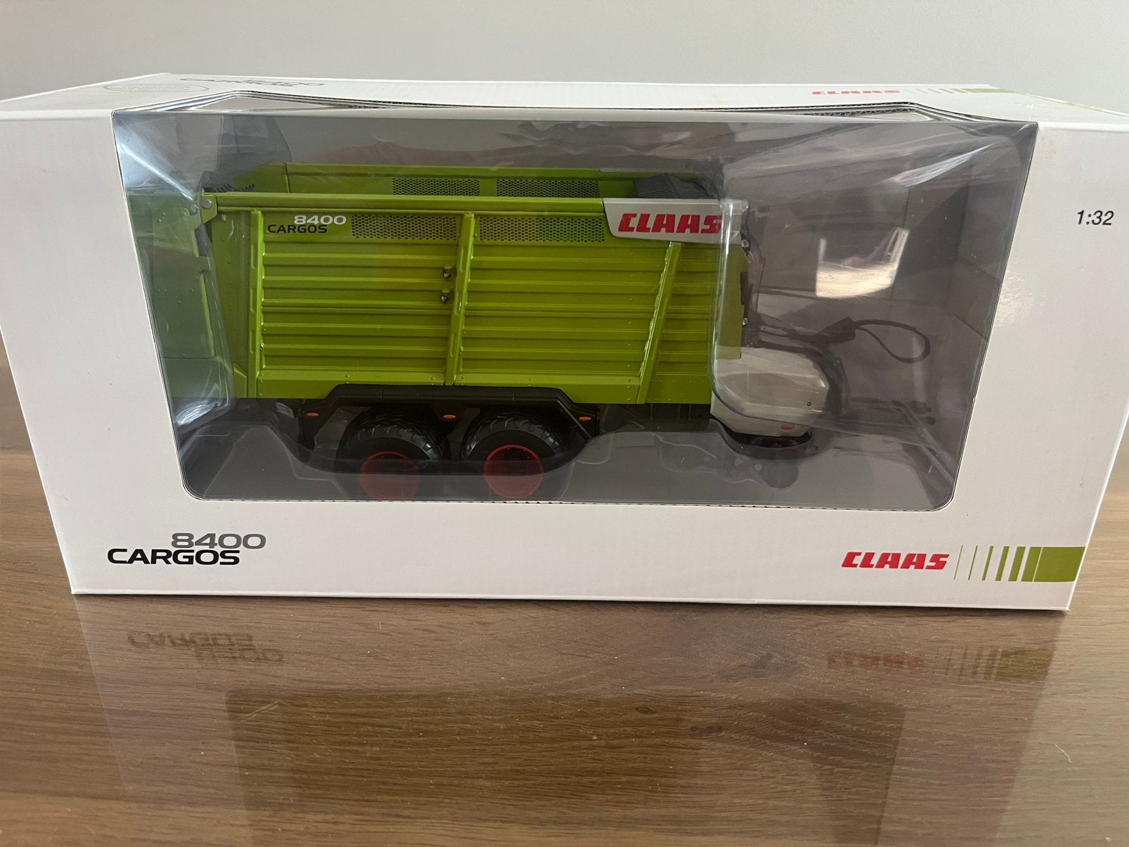 Claas Cargos 8400 silagewagen USK 30019 Nieuw, Hobby en Vrije tijd, Modelauto's | 1:32, Ophalen of Verzenden, Nieuw, Tractor of Landbouw