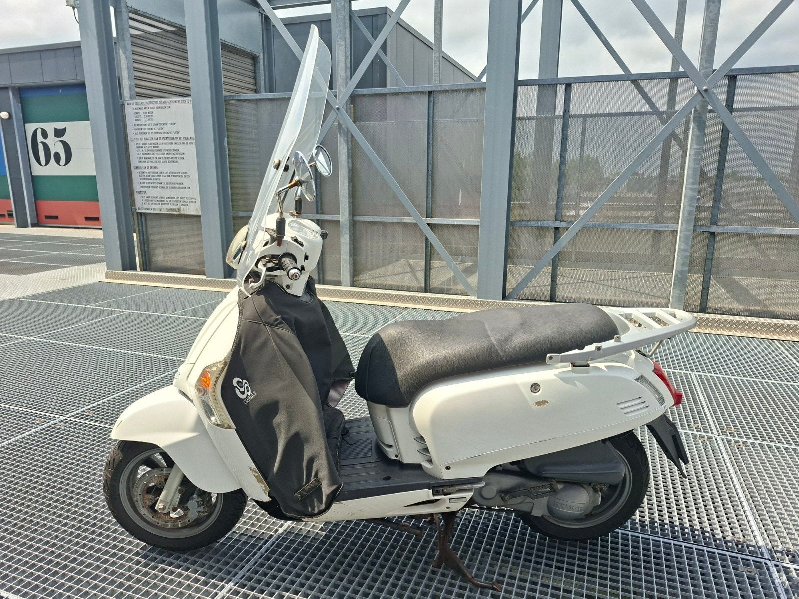 Kymco Like scooter - Staat binnen, Fietsen en Brommers, Scooters | Kymco, Gebruikt, Maximaal 45 km/u, Ophalen of Verzenden, Like
