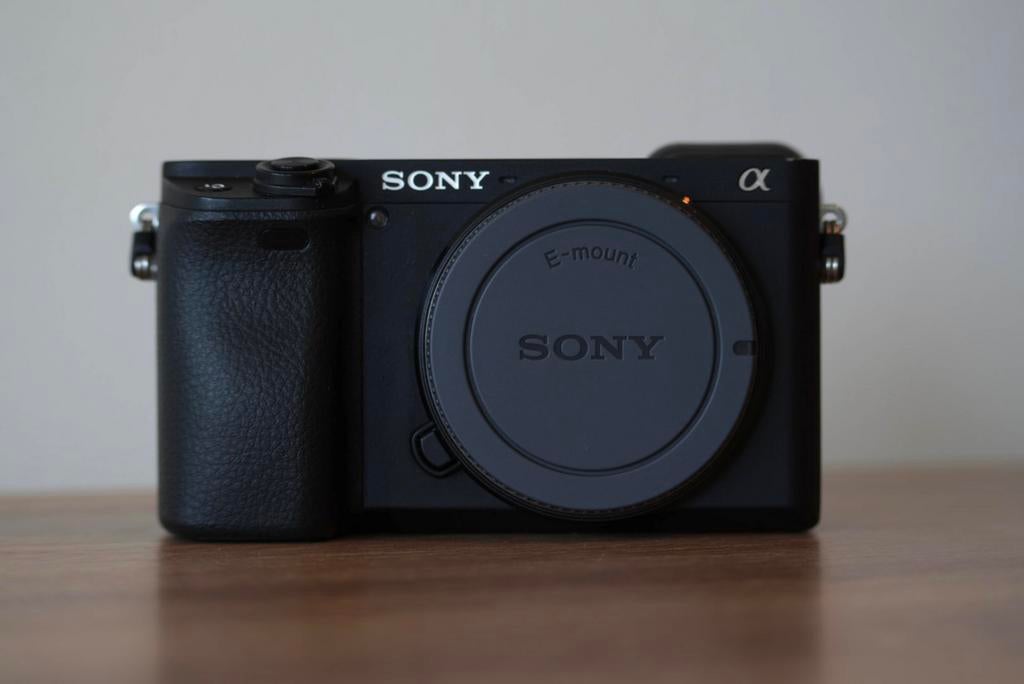 Sony A6400 body (20k shutter count) zo goed als nieuw!, Audio, Tv en Foto, Fotocamera's Digitaal, Ophalen of Verzenden, Zo goed als nieuw