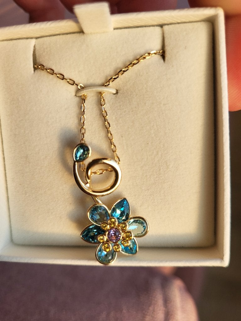 Swarovski Idyllia ketting verguld met kristal, Verzamelen, Swarovski, Ophalen of Verzenden, Nieuw, Sieraad of Horloge