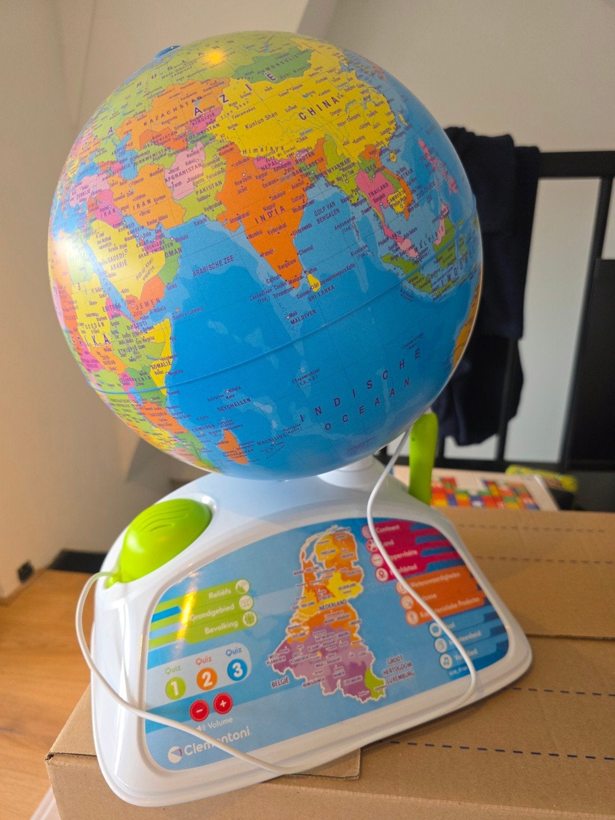 Clementoni Interactieve Wereldbol, Ophalen of Verzenden, Zo goed als nieuw, Ontdekken, Met geluid