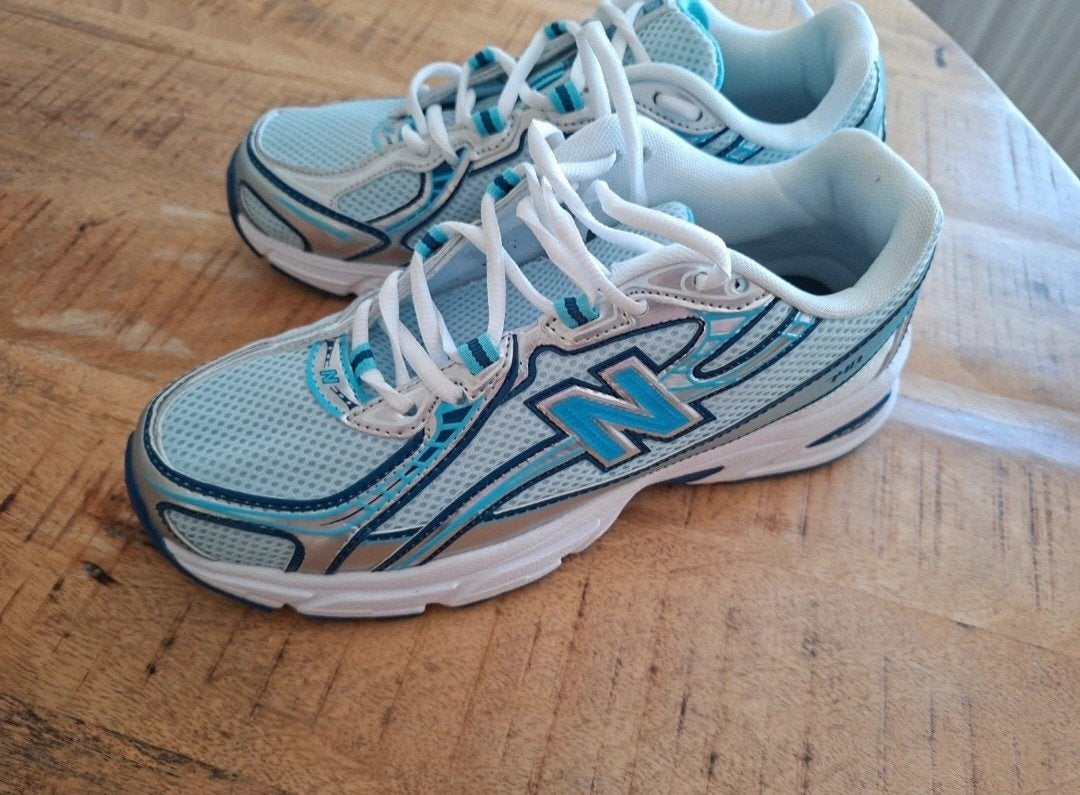 blauwe new balance maat 42.5, Kleding | Heren, Schoenen, Ophalen of Verzenden, Nieuw, Blauw, New Balance