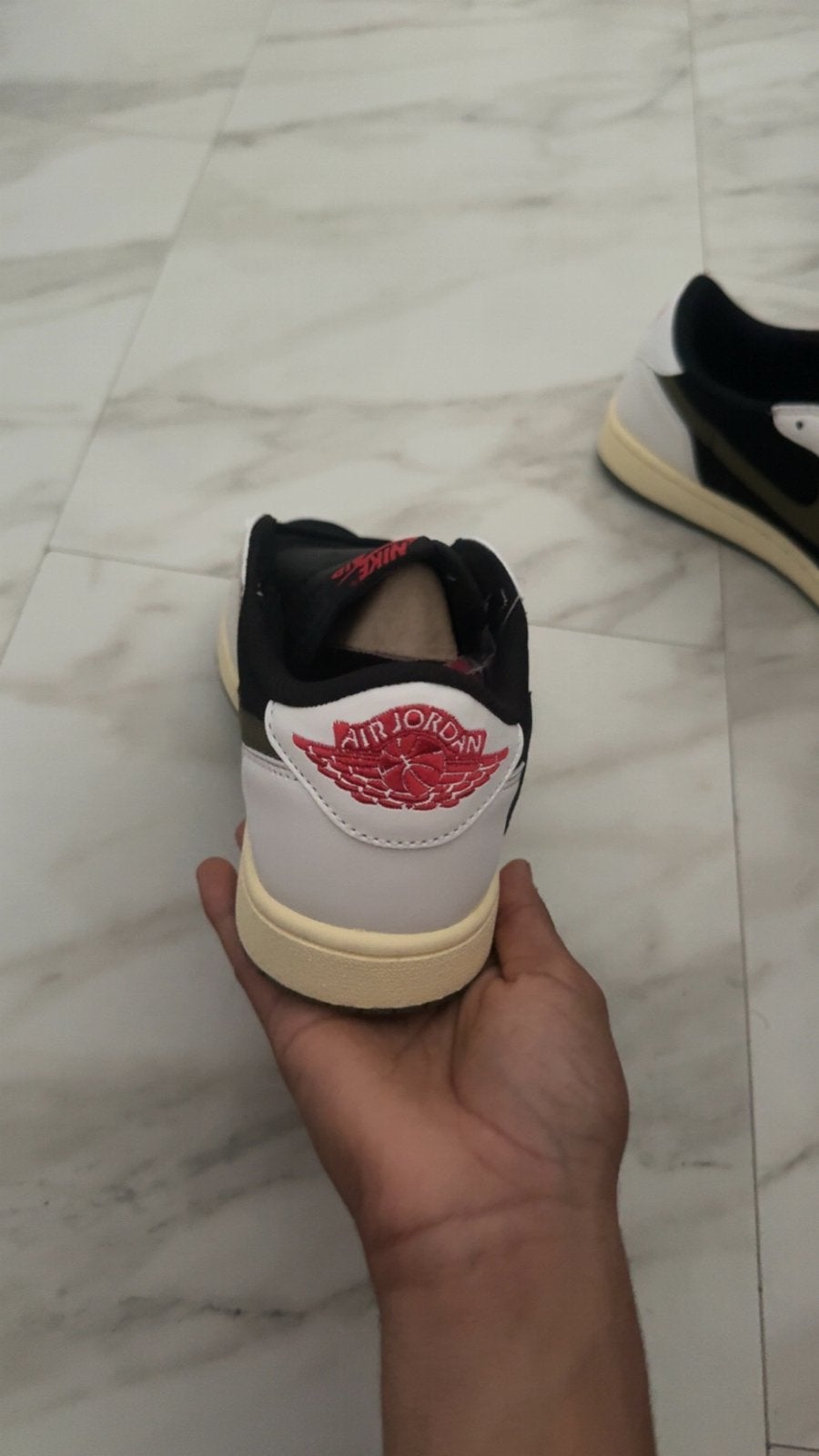 Nike Air Jordan 1 Low Travis Scott Olive green 41, Kleding | Heren, Schoenen, Ophalen of Verzenden, Nieuw, Overige kleuren, Sneakers of Gympen