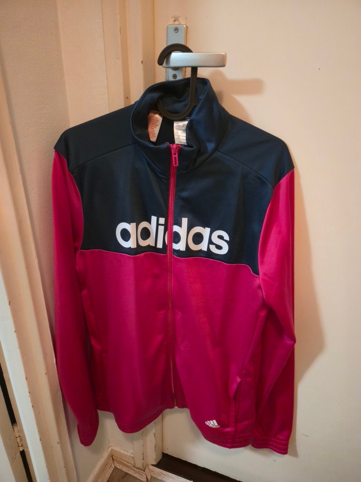 Adidas trainingsjack roze/zwart maat L, Adidas, Ophalen of Verzenden, Zo goed als nieuw, Maat 42/44 (L)