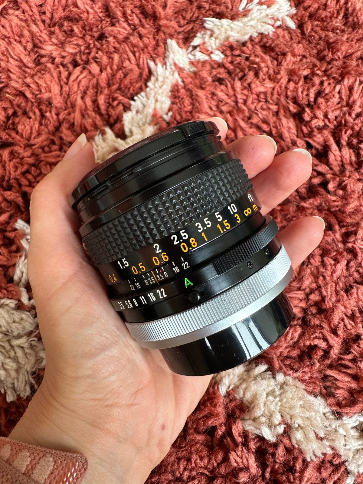 Canon FD 35mm f/3.5 S.C. lens met lensdoppen en koker, Gebruikt, Canon, Canon FD, Handmatige focus