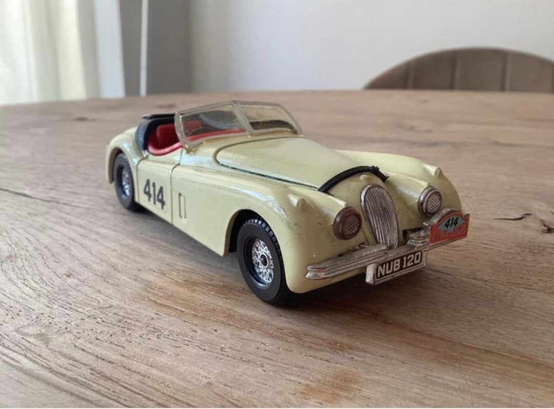 Corgi Jaguar XK120 schaal 1:36 – klassiek model, Ophalen of Verzenden, Zo goed als nieuw, Auto, Corgi