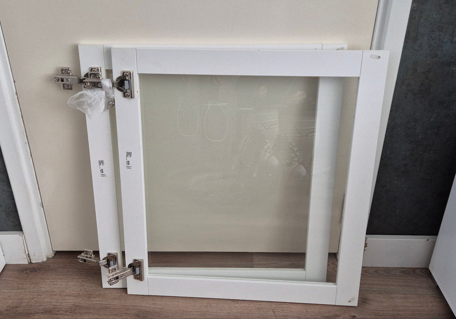 2 Sandvik Ikea kastdeurtjes wit met helder glas., Ophalen, Gebruikt