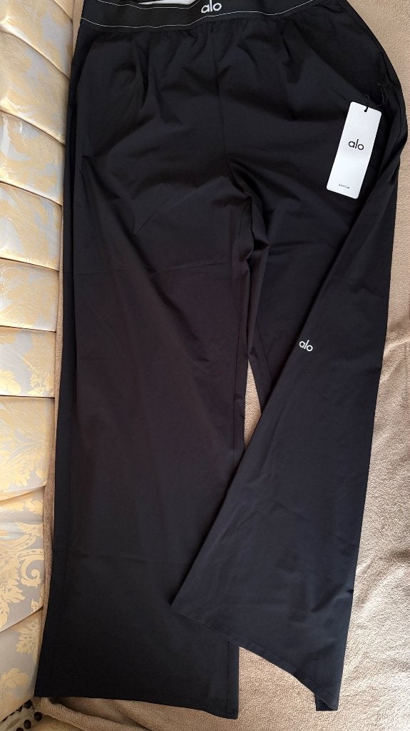 Alo yoga broek, Kleding | Dames, Broeken en Pantalons, Verzenden, Zwart, Maat 42/44 (L), Nieuw