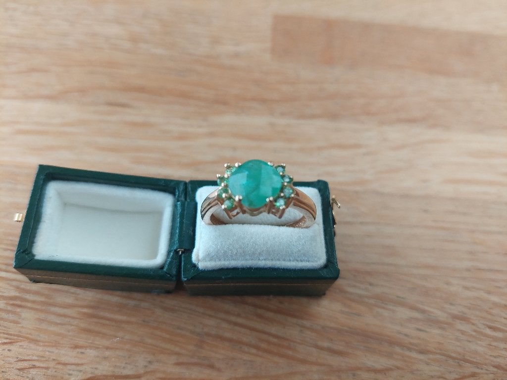 Gouden ring Smaragd en spinel steen, 18 tot 19, Verzenden, Zo goed als nieuw, Dame