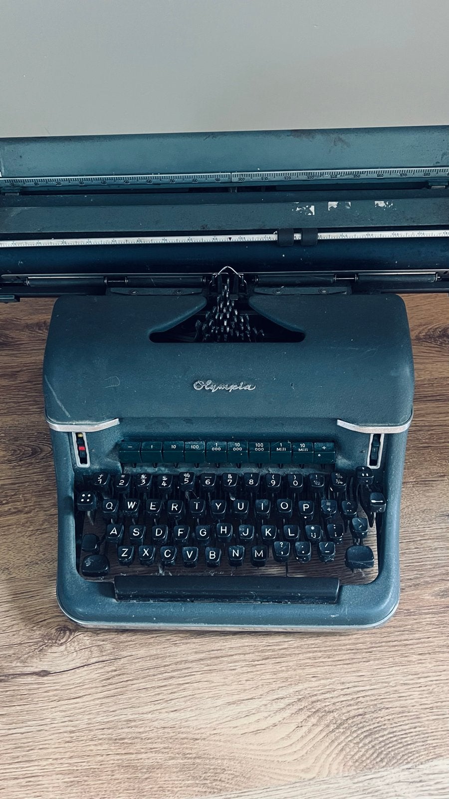 Vintage typemachine / typewriter Olympia, Ophalen, Gebruikt