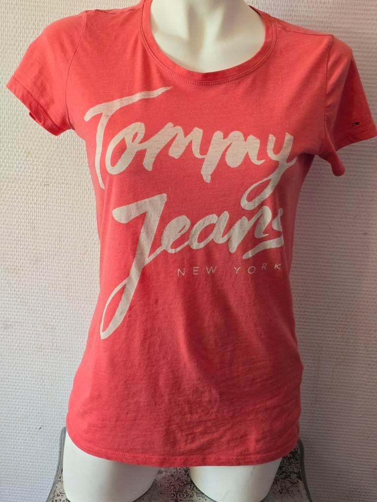 Tommy Jeans dames Koraalrood t-shirt Maat M, Kleding | Dames, Maat 38/40 (M), Ophalen of Verzenden, Korte mouw, Gedragen
