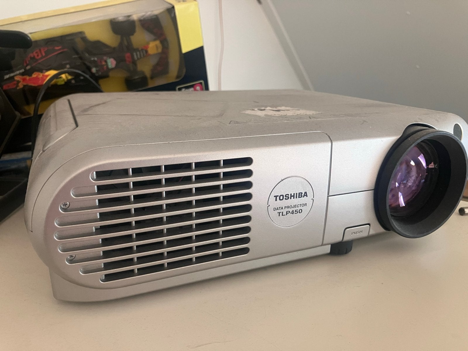 Toshiba TLP450 Data Projector - LCD Beamer, Ophalen of Verzenden, Gebruikt, LCD, Overige resoluties