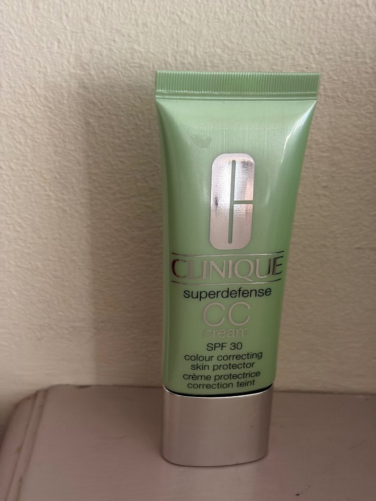 Clinique Superdefense CC Cream SPF 30 medium deep 40 ml., Ophalen of Verzenden, Nieuw, Gehele gezicht, Verzorging