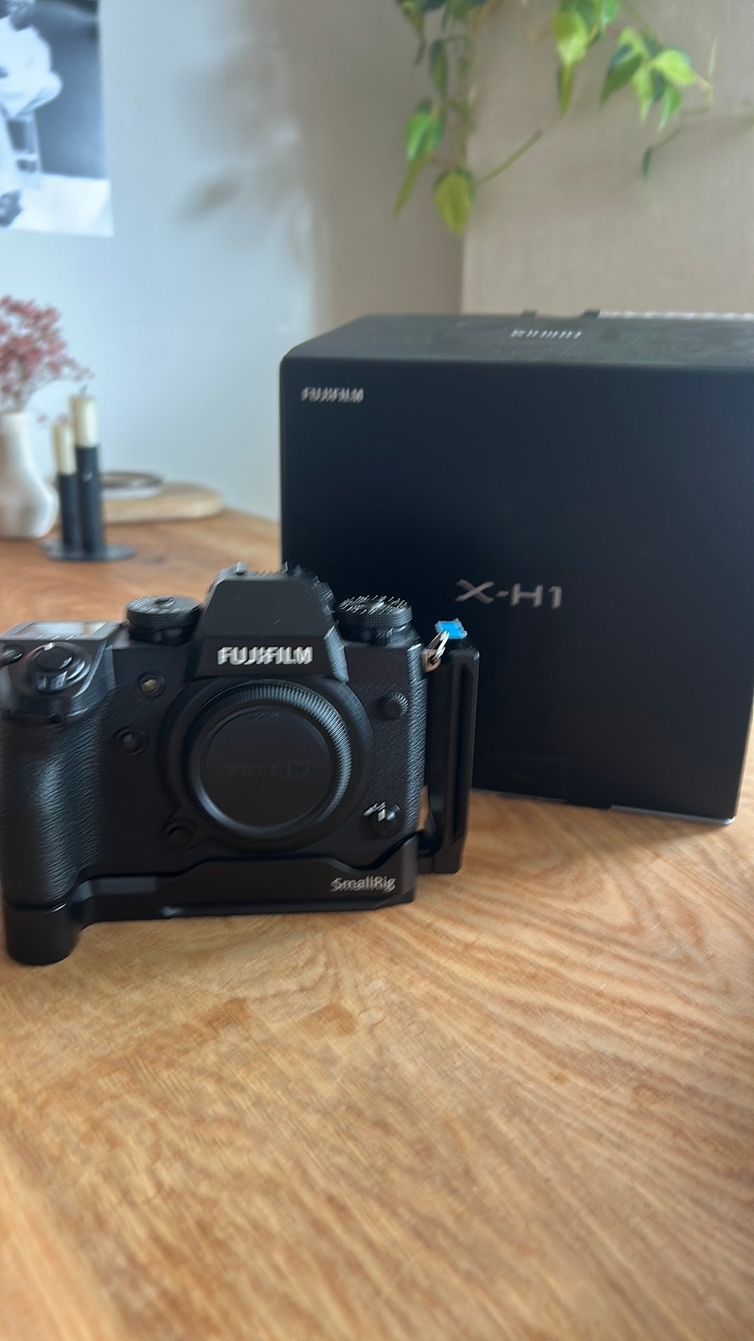 Fujifilm X-H1 met batterijgrip, 4 accus, shutter count 1221, Compact, Ophalen of Verzenden, Zo goed als nieuw, Fuji