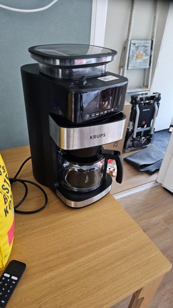 Krups Grind & Brew KM8328 Koffiezetapparaat - 1.25L -, Ophalen, Gebruikt, 10 kopjes of meer, Koffiemachine
