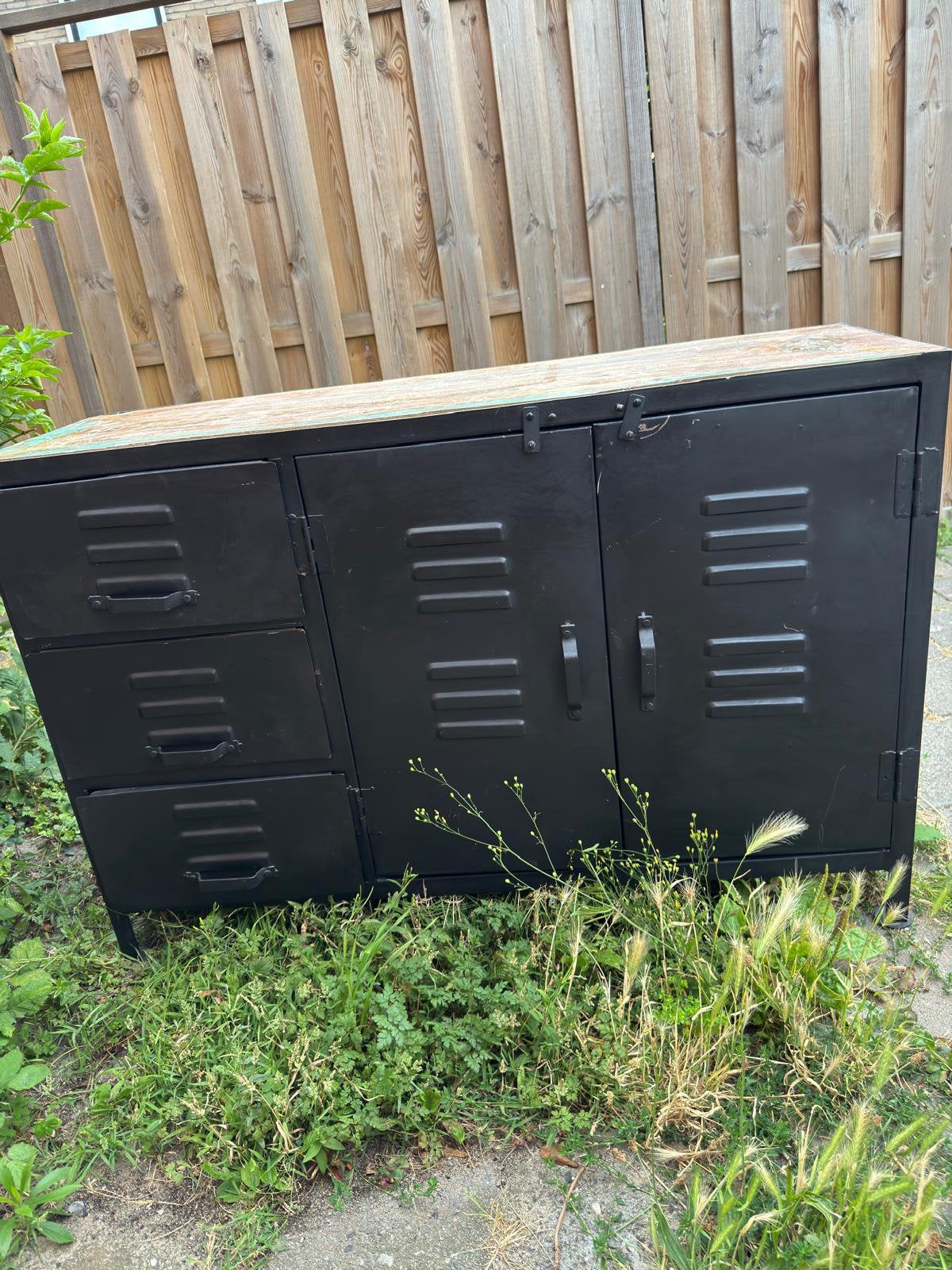 Ijzer kast, Huis en Inrichting, Kasten | Buffetkasten, Ophalen, Met plank(en), Gebruikt, 100 tot 150 cm