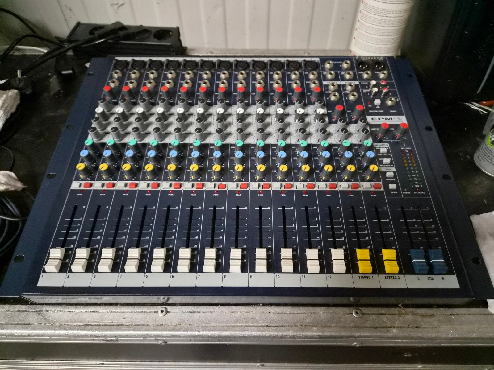 Soundcraft epm 12, Muziek en Instrumenten, Ophalen of Verzenden, Gebruikt, 10 tot 20 kanalen, Microfooningang
