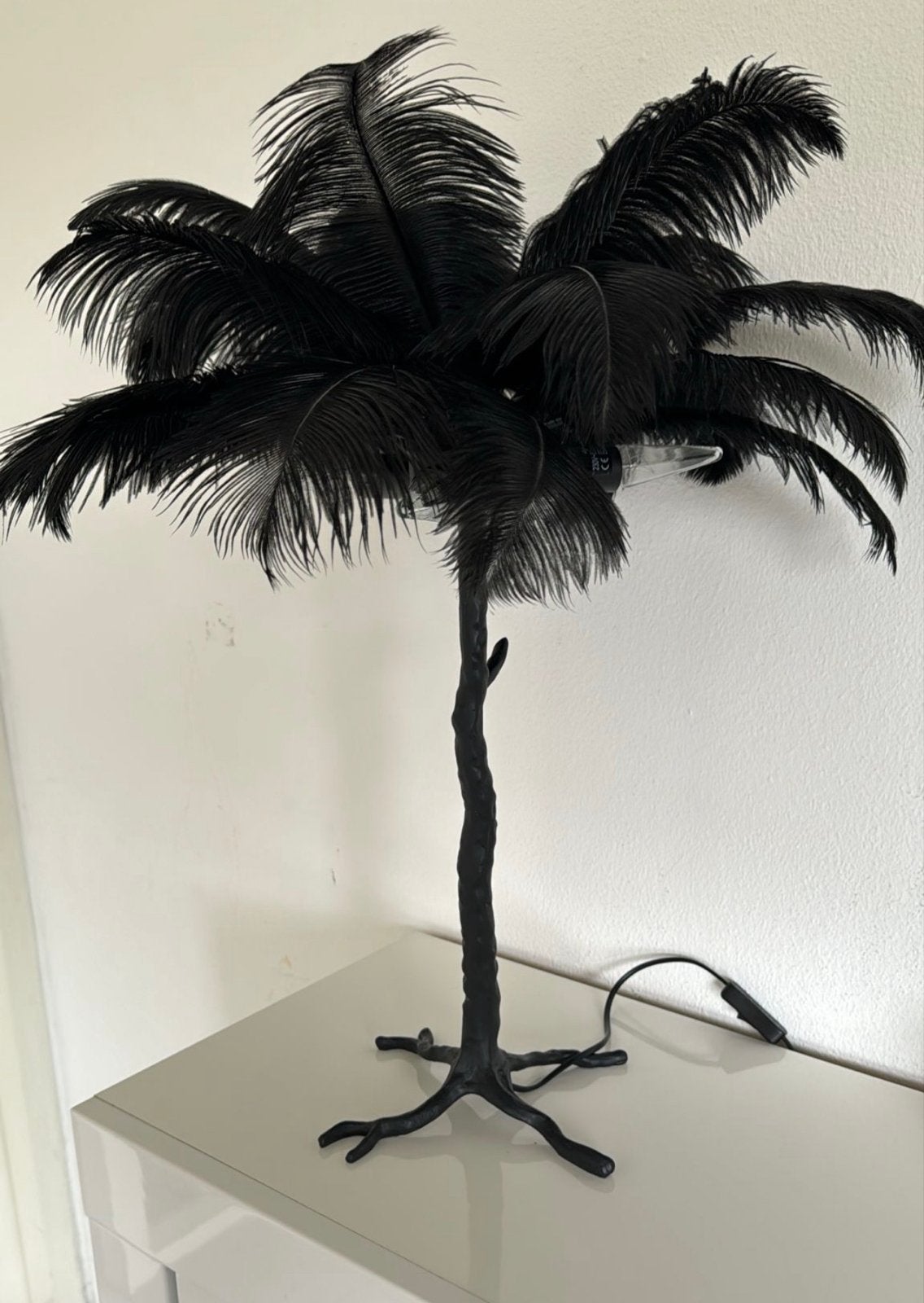 Zwarte struisvogelveren lamp van light&living, Ophalen, Gebruikt, Zwart, Overige materialen