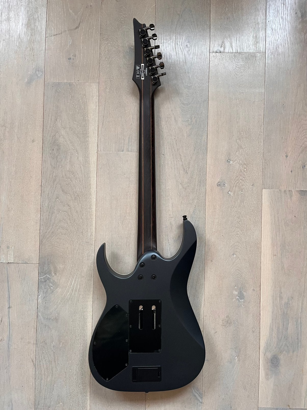 Foto 5 van Ibanez RG60ALS Axion Label – Black Aurora Burst Matte