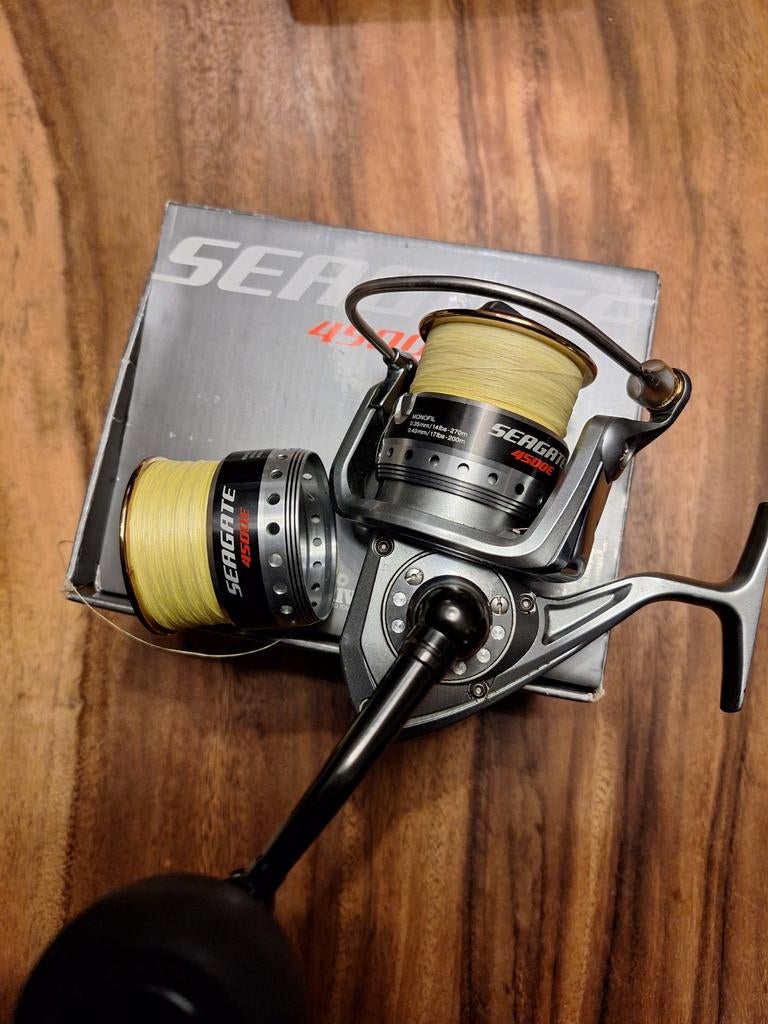 daiwa seagate 4500E  incl 2 rollen, Ophalen of Verzenden, Gebruikt, Molen