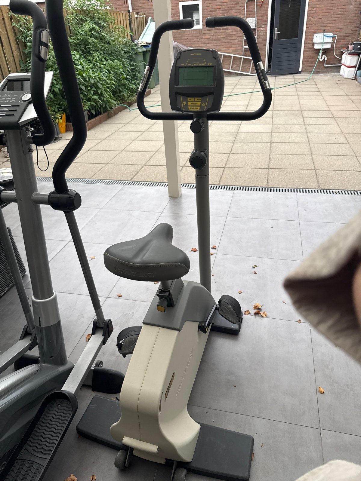 Tunturi F30 Hometrainer - Zo goed als nieuw, Ophalen of Verzenden, Zo goed als nieuw, Metaal, Benen