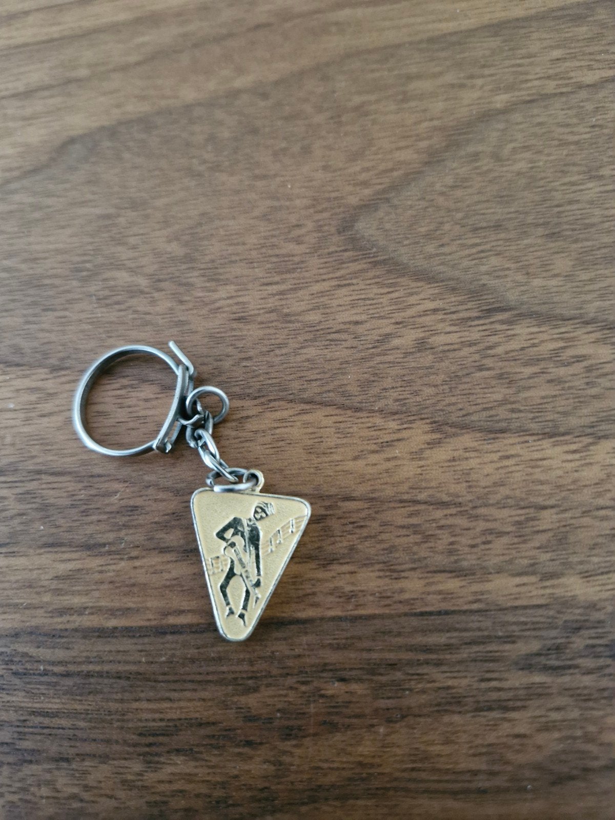 487 Vintage sleutelhanger met muzikant figuur en Ago-go, Ophalen of Verzenden, Gebruikt, Overige typen