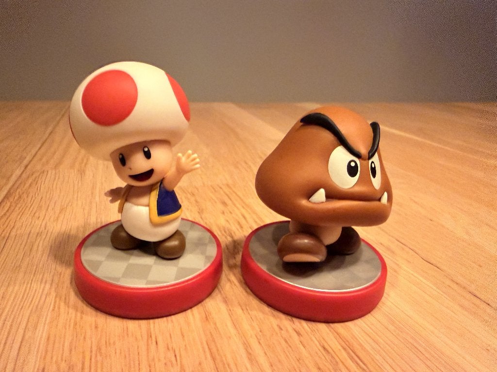 Nintendo Amiibo set – Toad & Goomba, Ophalen of Verzenden, Zo goed als nieuw