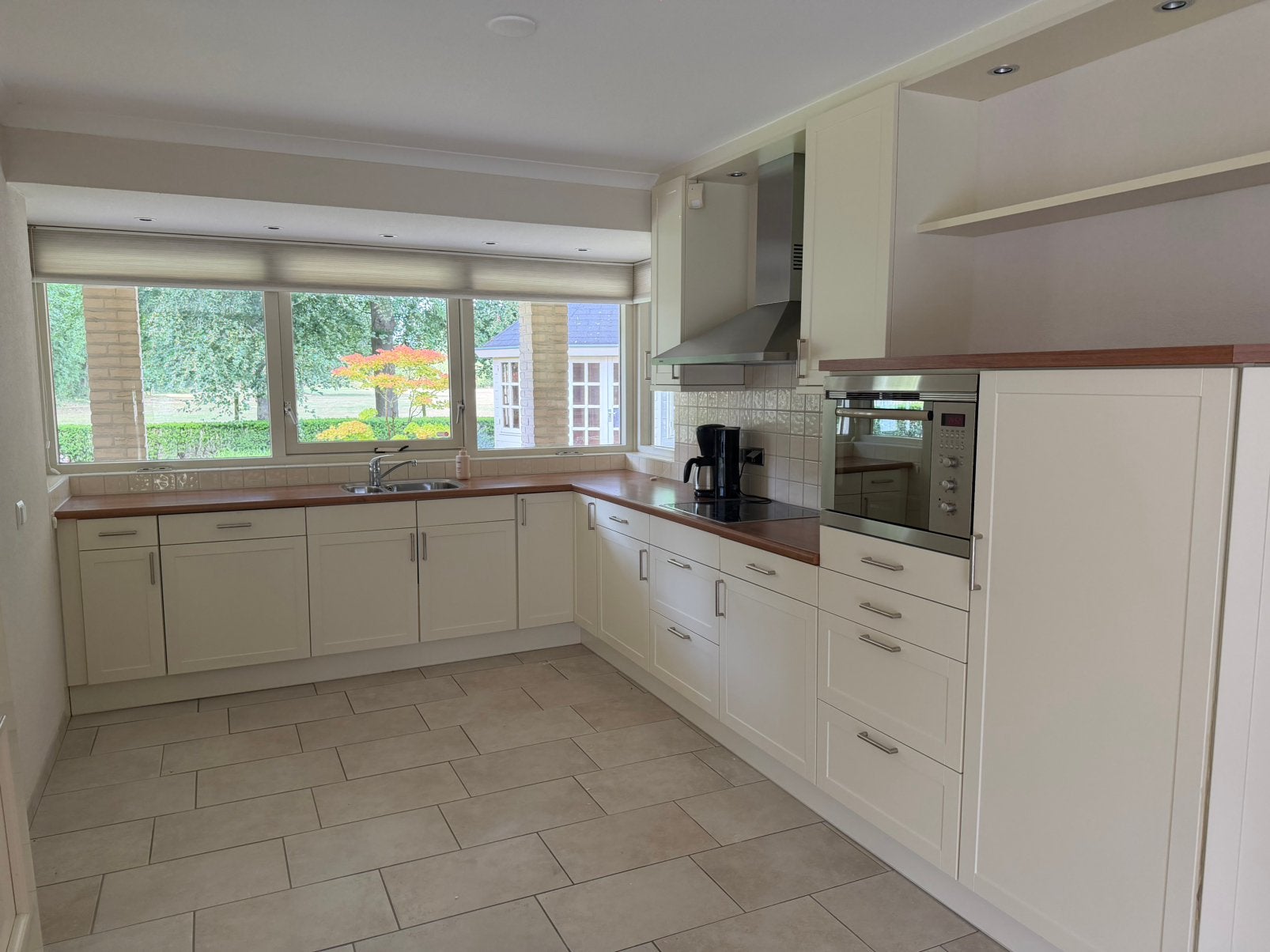 Cremekleurige complete keuken, Huis en Inrichting, Keuken | Complete keukens, Ophalen, Gebruikt, Hoekkeuken, Kunststof