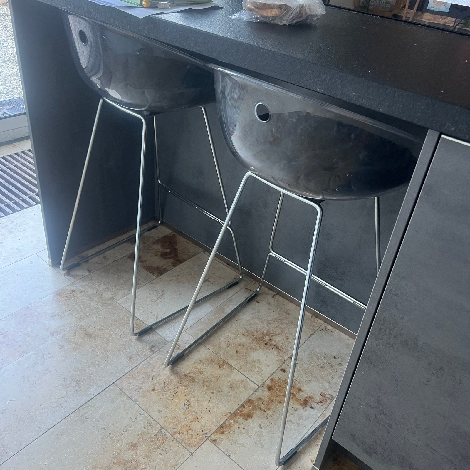 2 transparante barkrukken met metalen onderstel, Ophalen, Kunststof, Gebruikt, 90 cm of meer