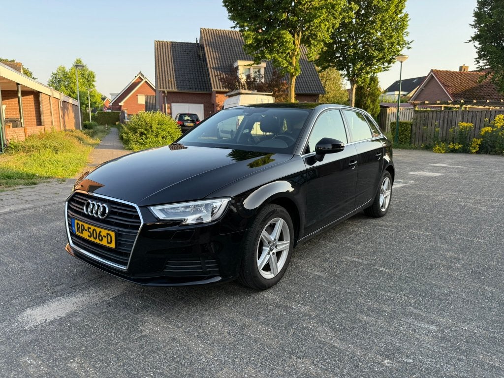 Audi A3 1.0 Tfsi 116pk 2018 Zwart, Voorwielaandrijving, Stof, 620 kg, Zwart