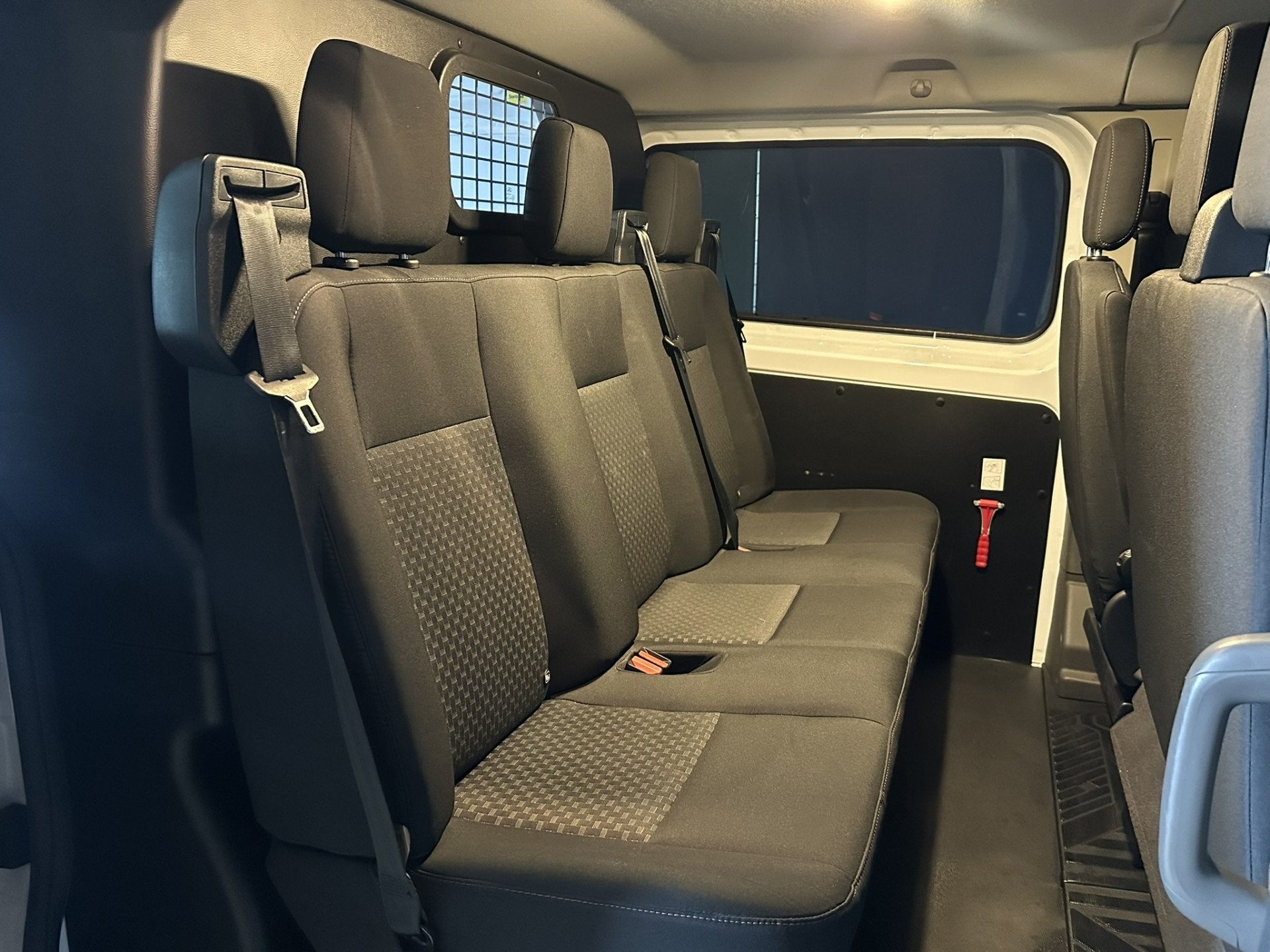 Ford Transit Custom 2.0 TDCI 130pk L2H1 Dubbele Cabine Euro6, Voorwielaandrijving, Dealer onderhouden, 4 cilinders, 2800 kg