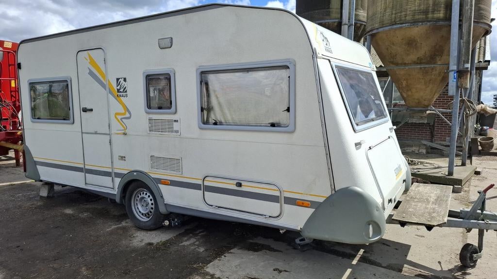 Knaus Sudwind 6205 Caravan - Ruim en Comfortabel, Caravans en Kamperen, Caravans, Kachel, Rondzit, Knaus, Tot en met 4