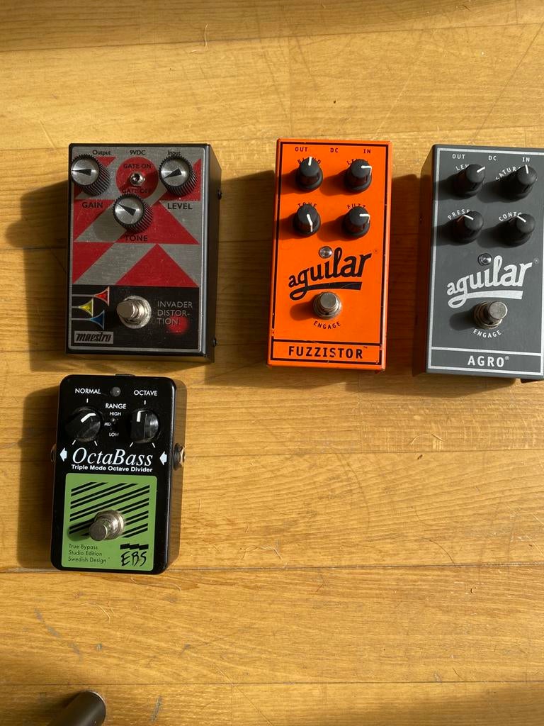 Bass / guitar pedals, Ophalen of Verzenden, Zo goed als nieuw