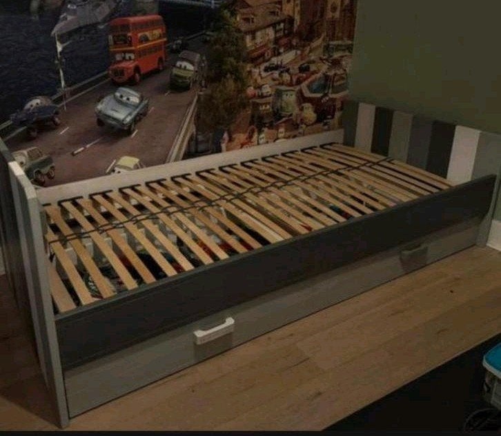 Stoer eenpersoonsbed grijs, Ophalen, Gebruikt, 90 cm, Eenpersoons