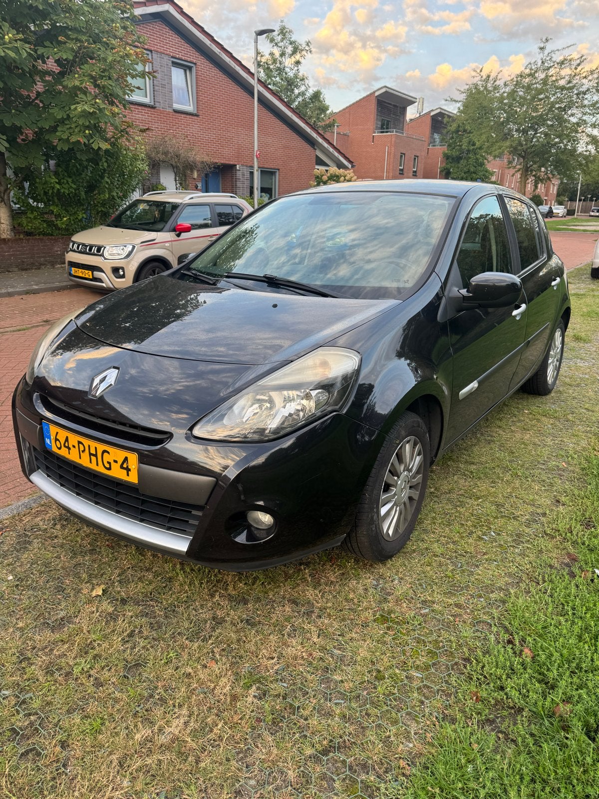 Distributieriem vervangen! Renault Clio 1.2-16V 5-Deurs), Auto's, Voorwielaandrijving, 74 pk, Zwart, 4 cilinders
