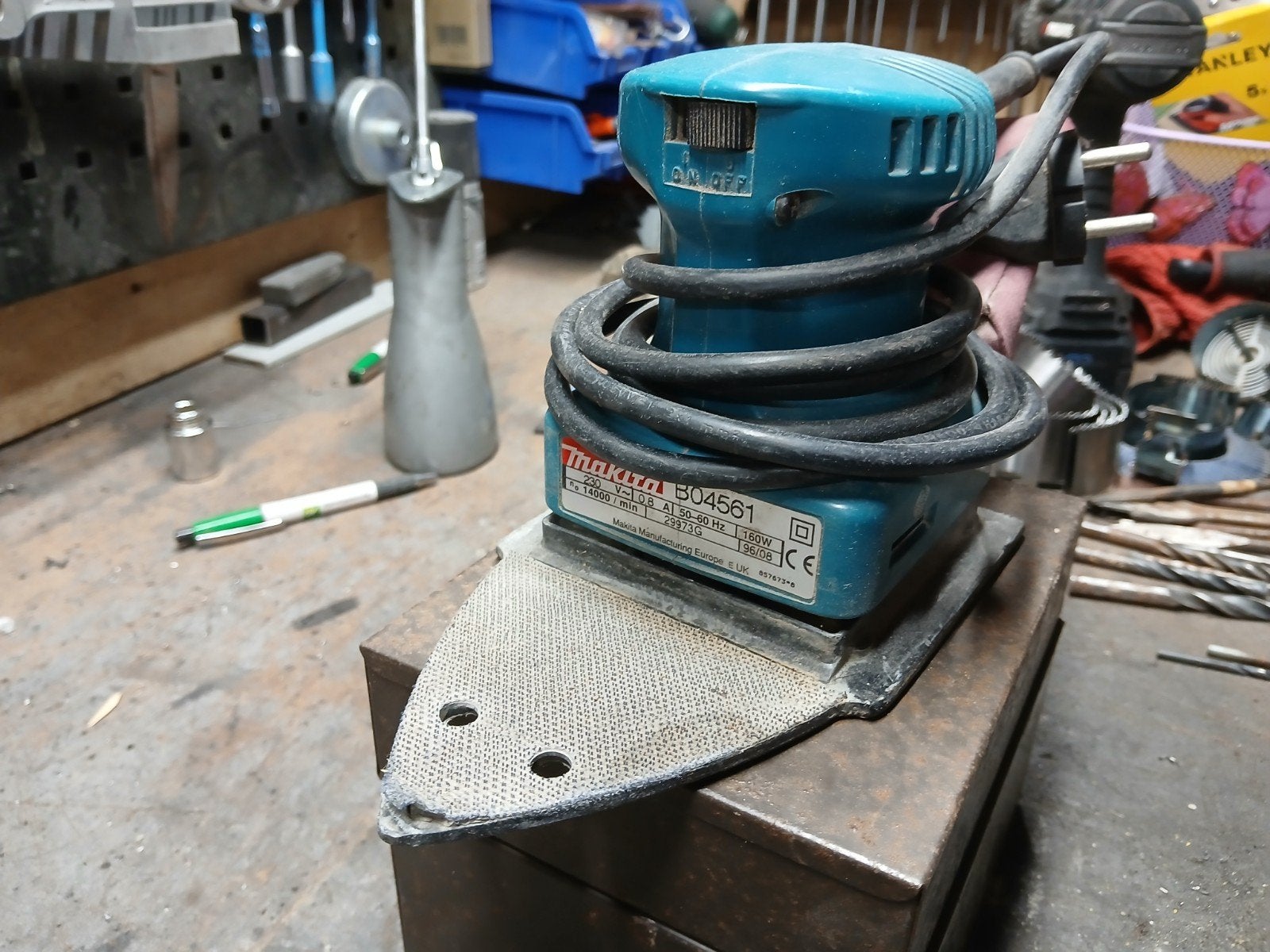 Makita BO4561 Vlakschuurmachine - 160W, Doe-het-zelf en Verbouw, Gereedschap | Schuurmachines, Ophalen of Verzenden, Gebruikt